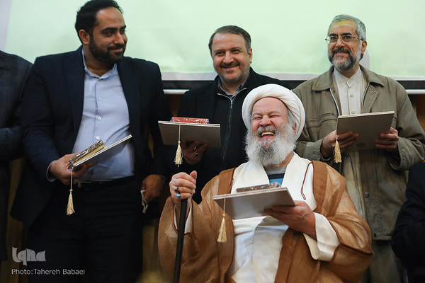 مراسم اختتامیه سیزدهمین آزمون سراسری حفظ کل قرآن همراه با ترجمه، تدبر و تفسیر «ترنم وحی»