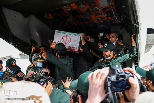 استقبال از پیکر شهید احسان کربلایی‌پور در اهواز