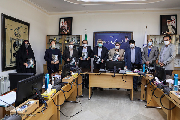 مراسم رونمایی از ویژه نامه رایحه «علامه حکیمی» 
