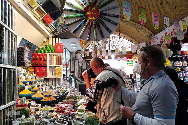 تب و تاب بازار شیراز در آستانه عید نوروز‎‎