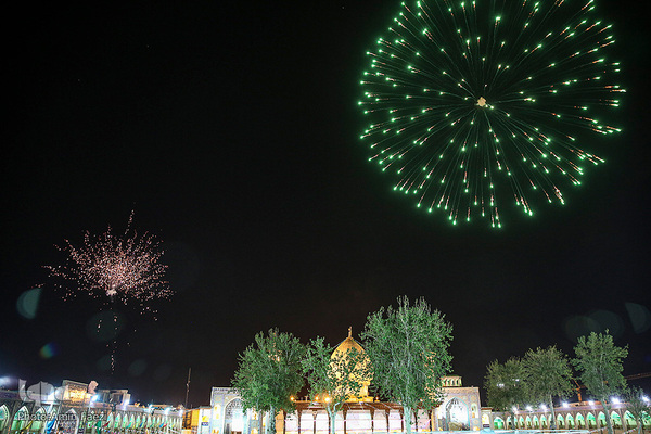 آیین جشن و نورافشانی برای گرامیداشت نیمه شعبان سالروز میلاد حضرت مهدی امام زمان (عج)