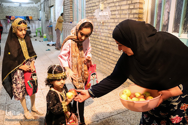  برگزاری مراسم گرگیعان یا قرقیعان توسط مردم شادگان همزمان با میلاد امام زمان (عج) 