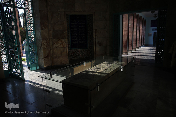 آرامگاه سعدی، استاد سخن در شیراز