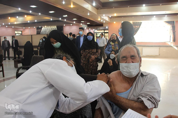 مرکز تجمیعی واکسیناسیون کرونا در بیرجند