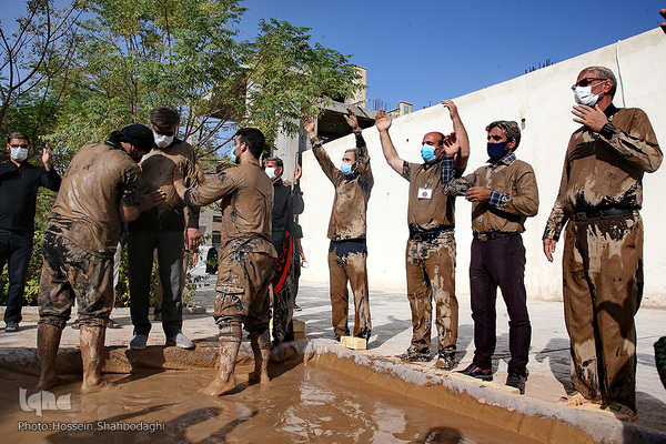 آیین گل‌مالی؛ رسم دیرینه لرزبانان در عاشورای حسینی