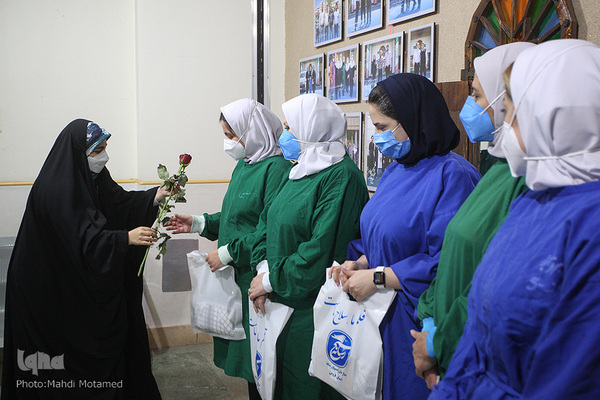 ‎⁨تقدیر از کادر درمان به همت بسیج رسانه قزوین‎‎⁩