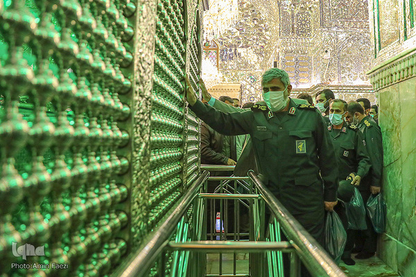 حضور سردار قاآنی، فرمانده سپاه قدس در حرم مطهر حضرت احمد بن موسی شاهچراغ(ع)