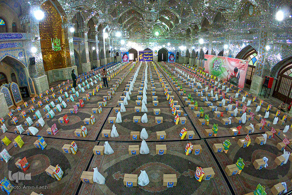 مراسم توزیع ۴۵۰۰ بسته معیشتی در قالب رزمایش کمک مؤمنانه و آزادسازی ۲۰ زندانی جرائم غیرعمد در حرم سیدعلاءالدین حسین(ع) شیراز