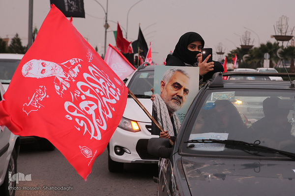 کاروان خودرویی مردم قم در سالگرد شهادت سردار قاسم سلیمانی 