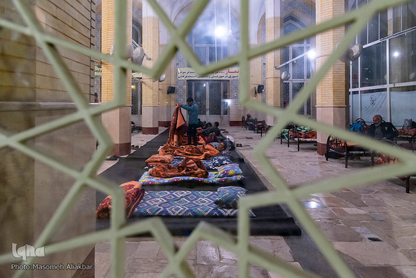 اسکان افراد بی سرپناه و کارتن خواب در مصلای امام خمینی(ره) کرج 