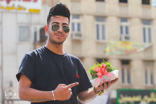 دو قدم مانده به نوروز