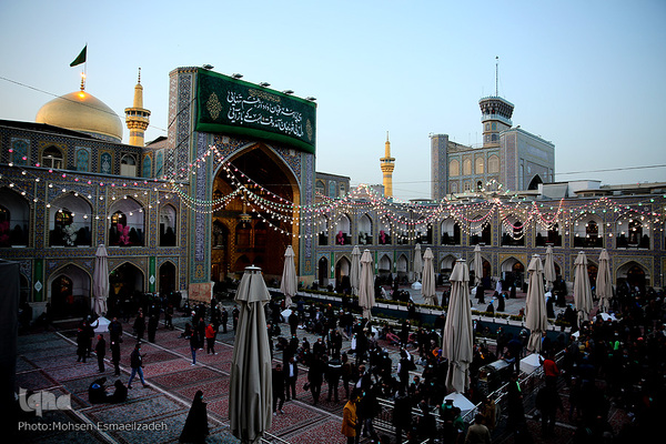 لحظه تحویل سال ۱۴۰۱ در حرم مطهر رضوی