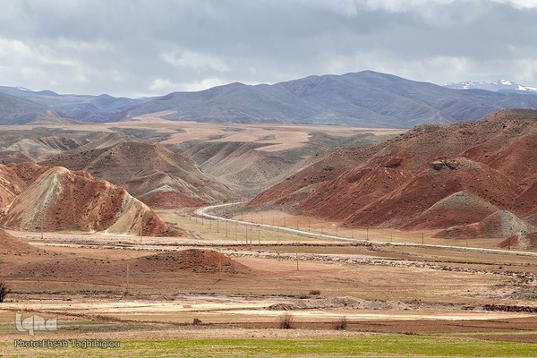 آلا داغلار، رنگین کمانی روی زمین‎‎
