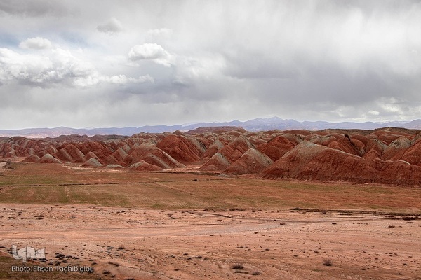 آلا داغلار، رنگین کمانی روی زمین‎‎