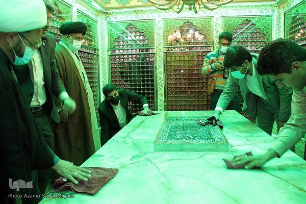 غبارروبی امامزاده جعفر(ع)
