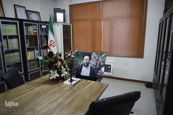 ادای احترام به حجت‌الاسلام شفیعی