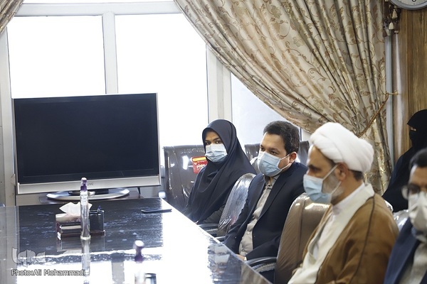 ادای احترام به حجت‌الاسلام شفیعی