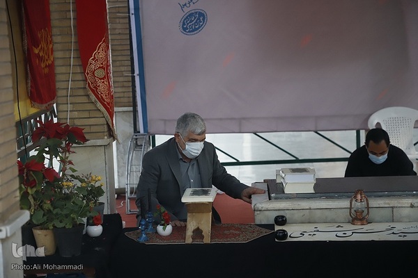 ادای احترام به حجت‌الاسلام شفیعی