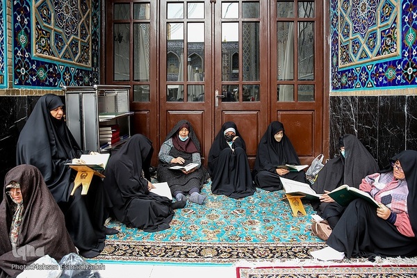 جزء‌خوانی قرآن کریم در حرم مطهر رضوی