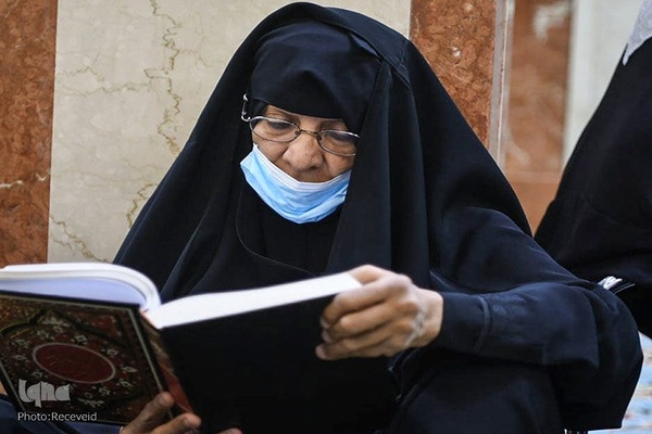 جز خوانی بانوان در حرم امام حسین