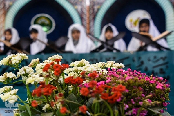 جز خوانی بانوان در حرم امام حسین