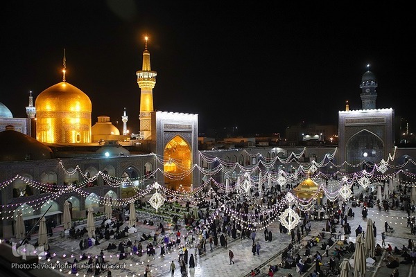 نقاره‌زنی سحرگاهی در حرم رضوی