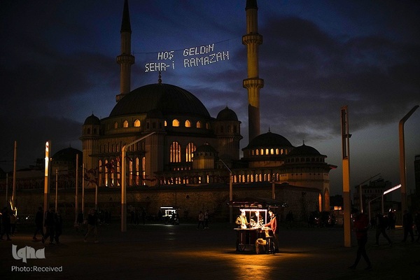 حال و هوای ماه مبارک رمضان در شهر استانبول ترکیه