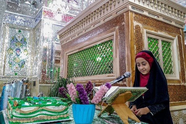 پانزدهمین محفل «ضیافت قرآنی در شب‌های آسمانی» در امامزاده ابراهیم شیراز‎‎