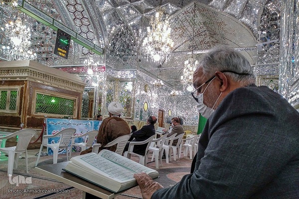 پانزدهمین محفل «ضیافت قرآنی در شب‌های آسمانی» در امامزاده ابراهیم شیراز‎‎