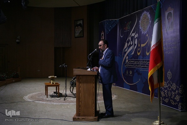 نشست صمیمی استاندار خراسان رضوی با نخبگان، فعالان و پیشکسوتان قرآنی