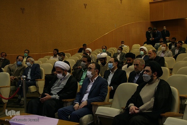 نشست صمیمی استاندار خراسان رضوی با نخبگان، فعالان و پیشکسوتان قرآنی