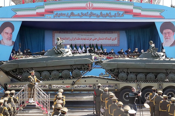 مراسم گرامیداشت روز ارتش جمهوری اسلامی ایران