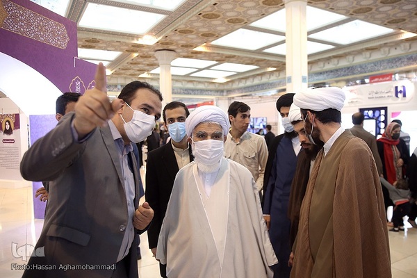 بازدید حجت‌الاسلام والمسلمین عباسعلی اختری، عضو مجلس خبرگان رهبری از غرفه ایکنا در بیست و نهمین نمایشگاه بین‌المللی قرآن کریم 