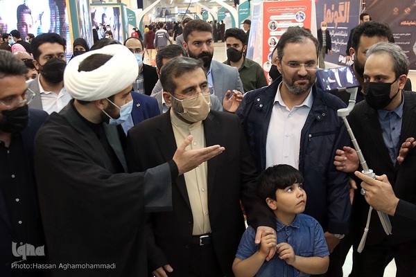 بازدید محمدمهدی اسماعیلی، وزیر فرهنگ و ارشاد اسلامی از بیست و نهمین نمایشگاه بین المللی قرآن کریم