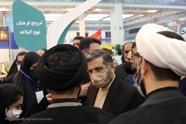 بازدید محمدمهدی اسماعیلی، وزیر فرهنگ و ارشاد اسلامی از بیست و نهمین نمایشگاه بین المللی قرآن کریم