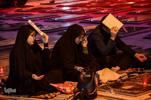 مراسم پرفیض شب ۱۹رمضان، در گلزار شهدای وادی رحمت