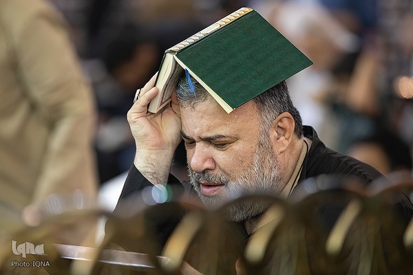 مراسم شب قدر در حرم امام حسین (ع)