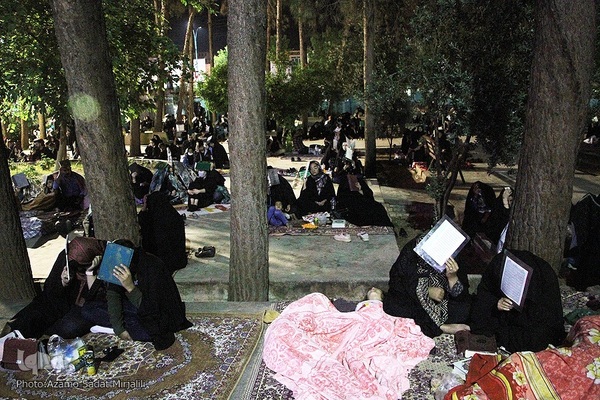 مراسم احیای نوزدهم ماه مبارک رمضان در آستان مطهر امامزاده سید جعفر محمد(ع) یزد