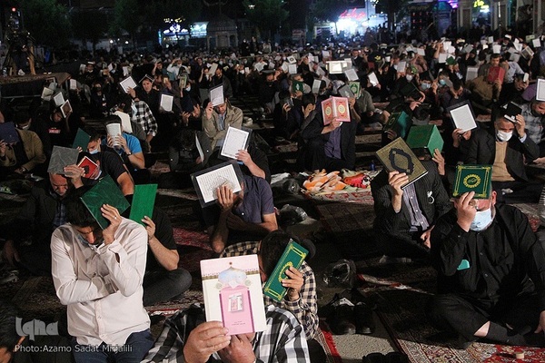 مراسم احیای نوزدهم ماه مبارک رمضان در آستان مطهر امامزاده سید جعفر محمد(ع) یزد