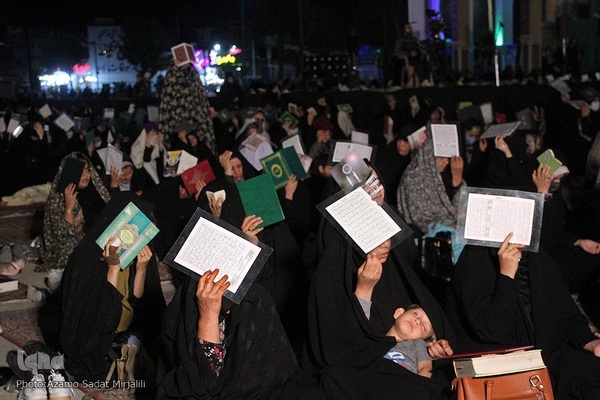 مراسم احیای نوزدهم ماه مبارک رمضان در آستان مطهر امامزاده سید جعفر محمد(ع) یزد
