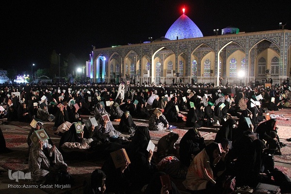 مراسم احیای نوزدهم ماه مبارک رمضان در آستان مطهر امامزاده سید جعفر محمد(ع) یزد