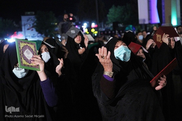  مراسم احیای شب نوزدهم ماه مبارک رمضان در آستان مطهر امامزاده سید جعفر محمد(ع) یزد 