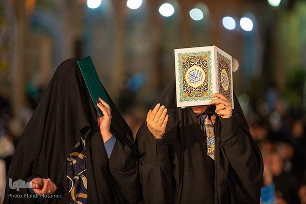 مراسم احیای شب نوزدهم ماه مبارک رمضان در آستان مقدس امامزاده حسین(ع) قزوین 