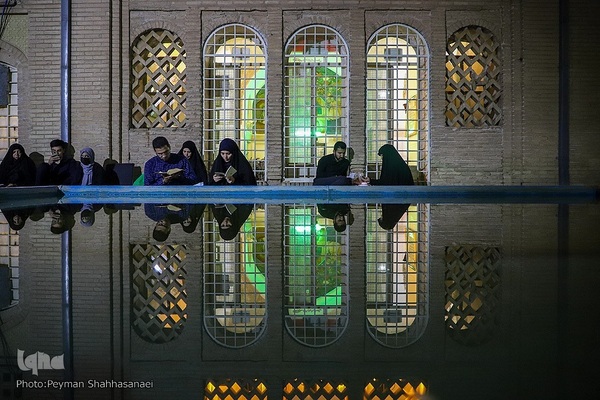 مراسم احیای شب نوزدهم ماه مبارک رمضان در تکایای تخت فولاد اصفهان