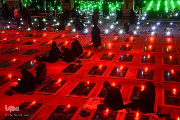 مراسم احیای شب نوزدهم ماه مبارک رمضان در گلزار شهدای وادی رحمت تبریز