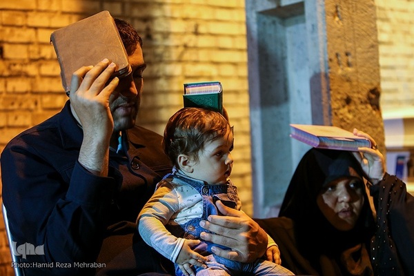 مراسم احیای شب نوزدهم ماه مبارک رمضان در امام زاده قاضی الصابر در ده ونک