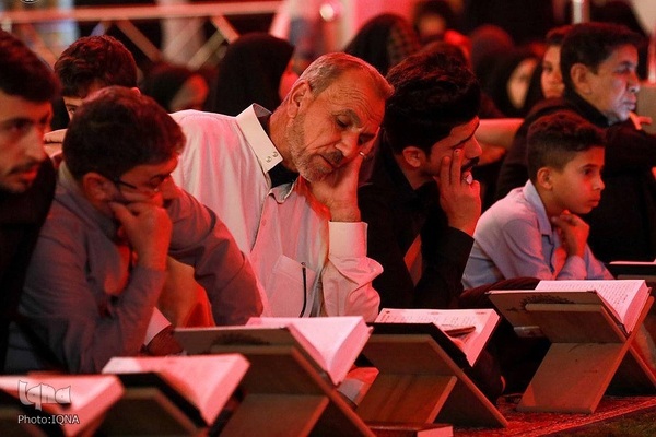 مراسم جمع خوانی قرآن کریم و احیای شب نوزدهم ماه مبارک رمضان در حرم منور حضرت علی(ع) در نجف اشرف