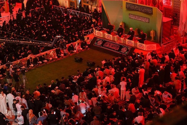 مراسم جمع خوانی قرآن کریم و احیای شب نوزدهم ماه مبارک رمضان در حرم منور حضرت علی(ع) در نجف اشرف