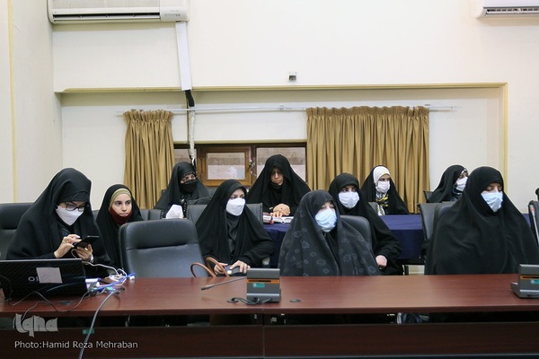 محفل انس با قرآن کریم از سوی شواری مشورتی بانوان معاونت قرآن و عترت وزارت فرهنگ وارشاد اسلامی