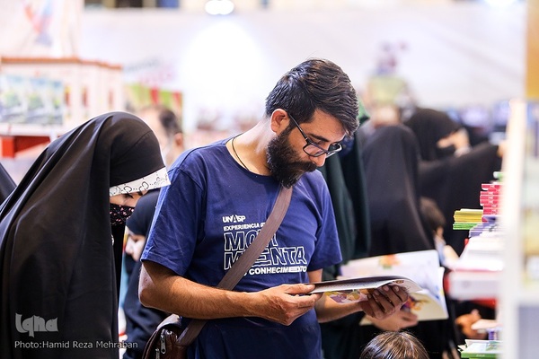 روز بارانی نمایشگاه قرآن